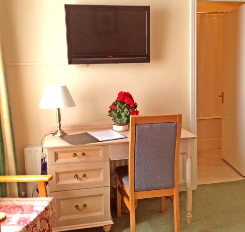 Tara Hall Accommodation Dun Laoghaire Bilik gambar