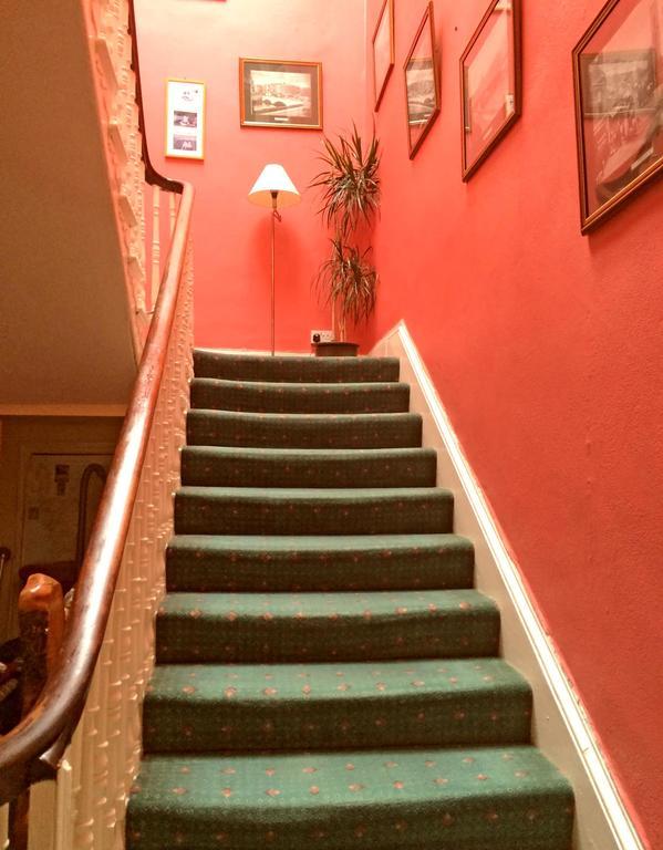 Tara Hall Accommodation Dun Laoghaire Bilik gambar