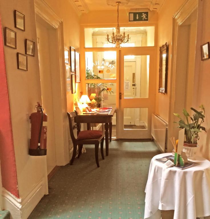 Tara Hall Accommodation Dun Laoghaire Bilik gambar